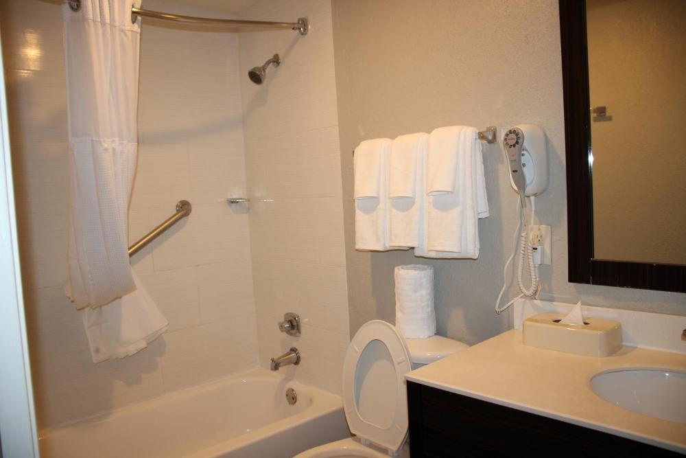 Boca Suites Deerfield Beach, SureStay Collection by BW