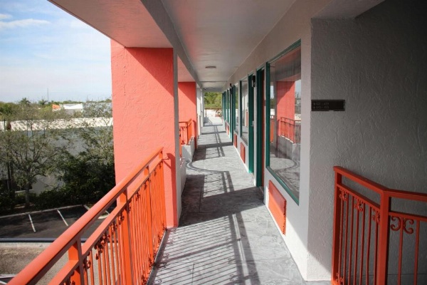 Boca Suites Deerfield Beach, SureStay Collection by BW image 20