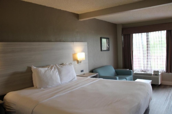 Boca Suites Deerfield Beach, SureStay Collection by BW image 29